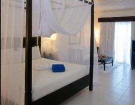 Hotel-Ocean-Blue-And-Sand-Suite-2